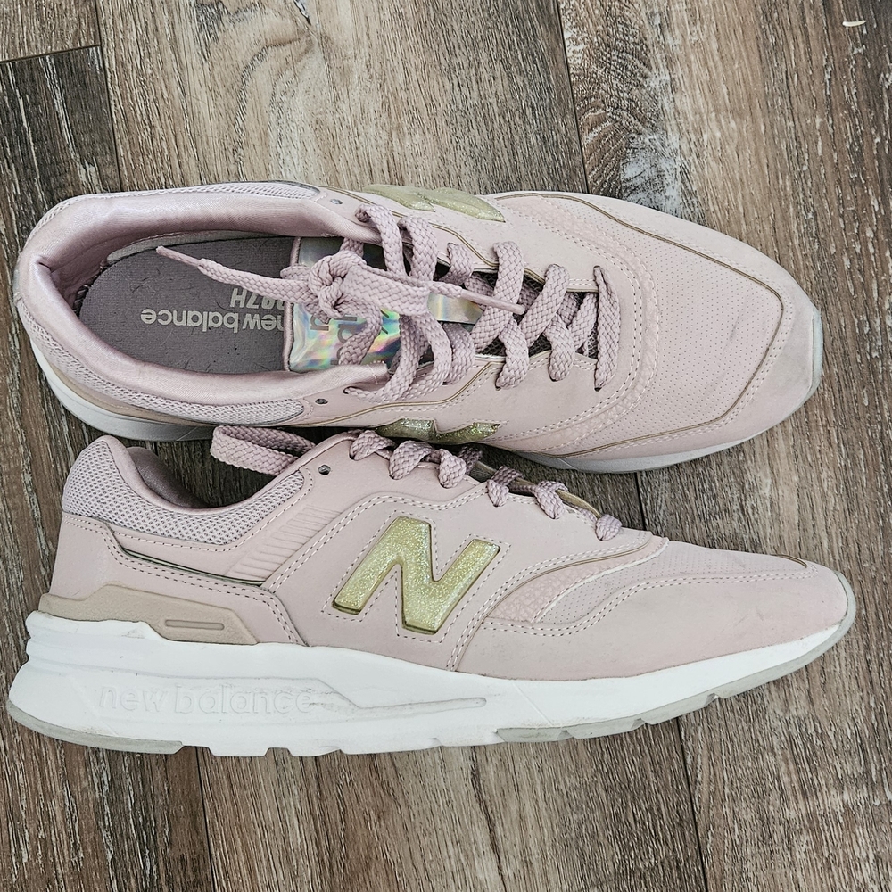 New Balance Women's Pink Sneakers